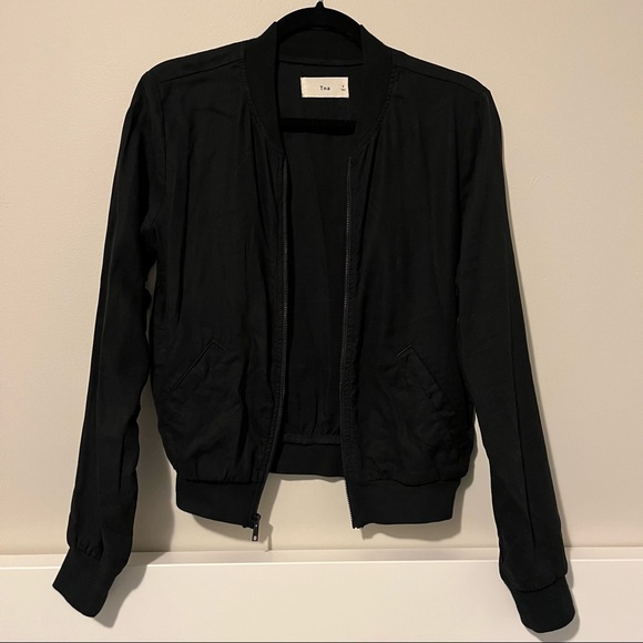 ✨SOLD✨Aritzia TNA Light Bomber Jacket Size Small - Picture 2 of 9